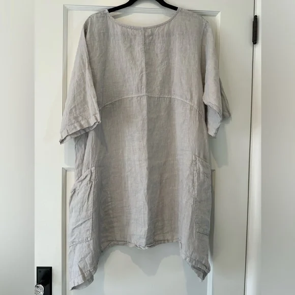 Blue Fish Linen Urchin Tunic in Pearl Smoke - Picture 2 of 6